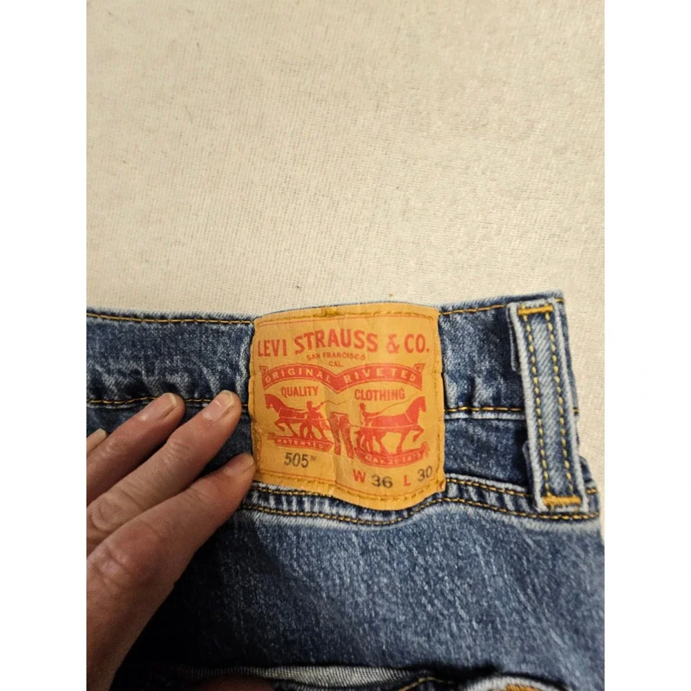 Levis 505 Regular Fit Straight Leg Jeans Mens 36x30 Medium‎ Wash Blue Denim